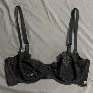 Scalloped Lace Black Bra